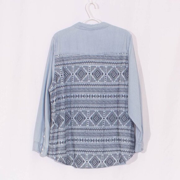 TORRID Embroidered Chambray Shirt Size 3X - Picture 4 of 8